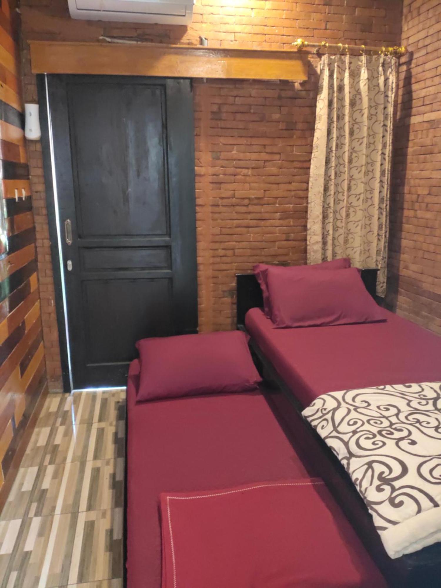 Grha Pawitra Trowulan Apartment Екстериор снимка
