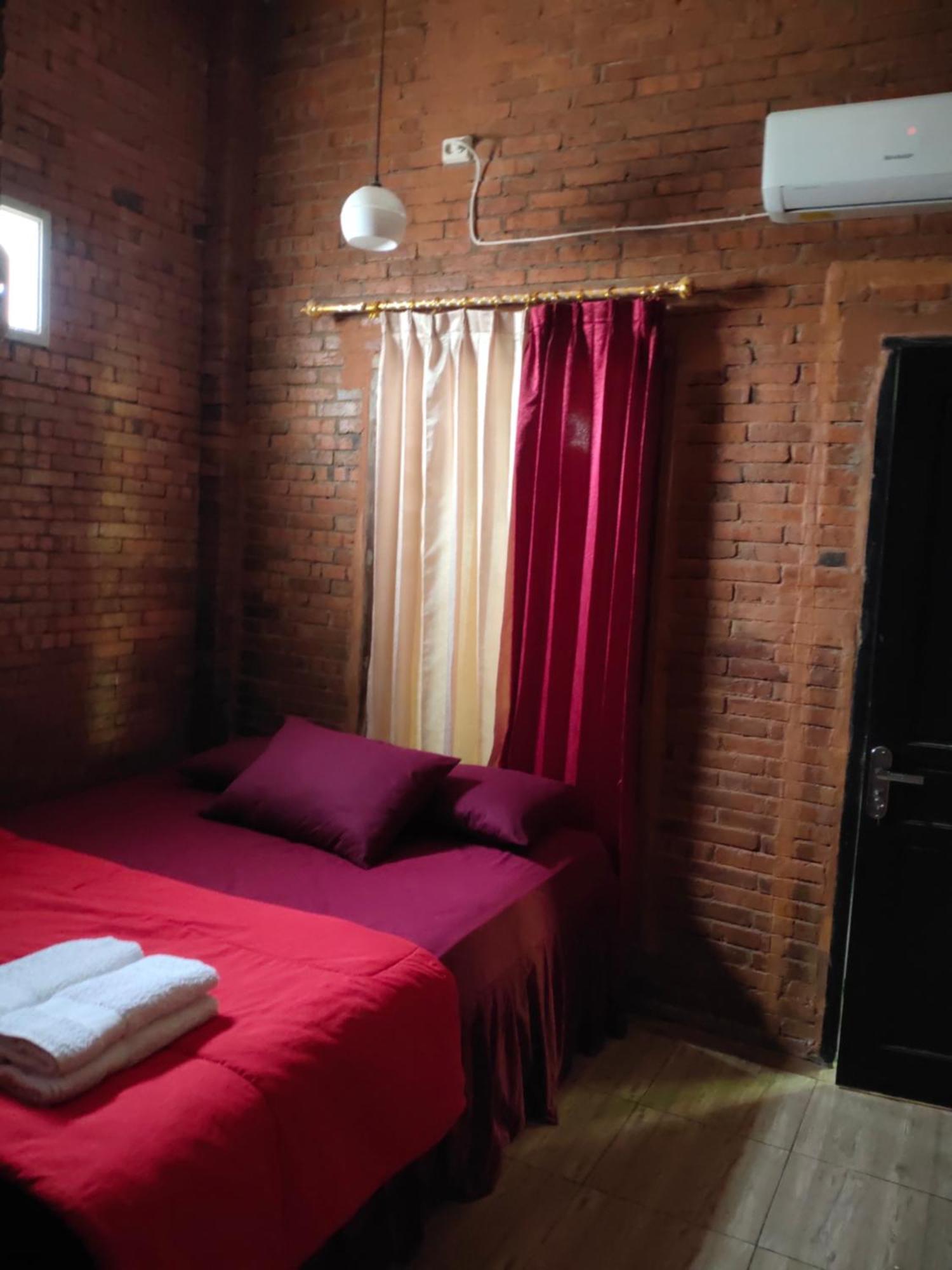 Grha Pawitra Trowulan Apartment Екстериор снимка